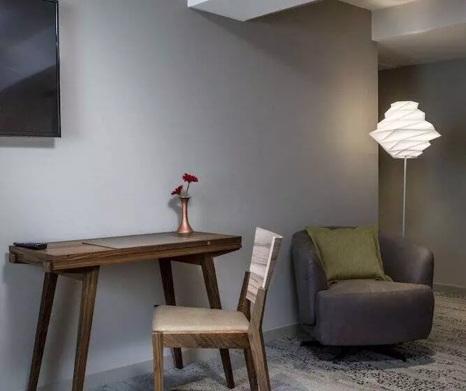 ホテル & Restaurant Sodade