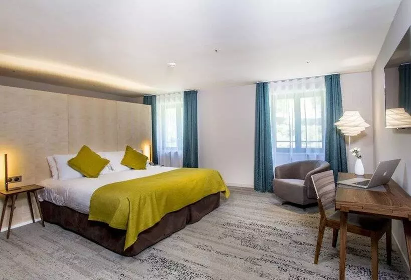 ホテル & Restaurant Sodade