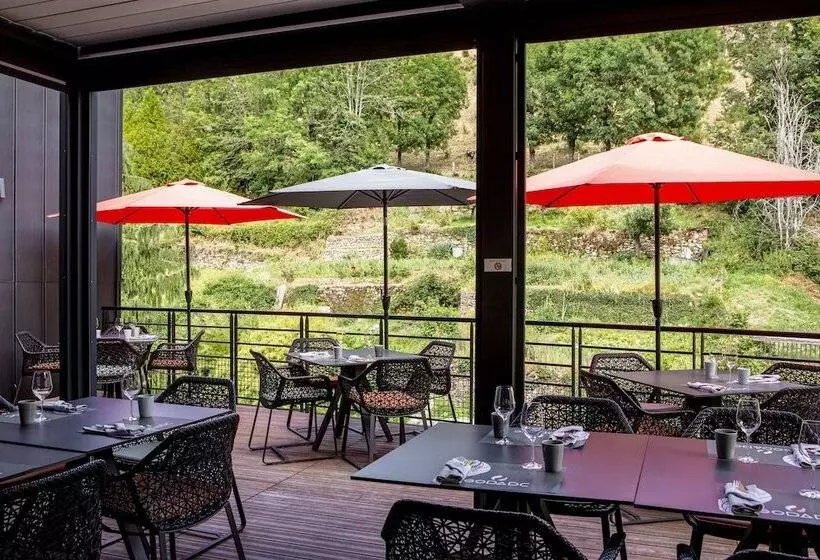 ホテル & Restaurant Sodade