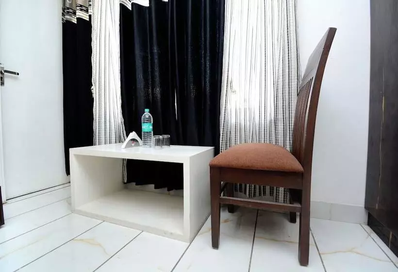 ホテル Vaishno By Oyo Rooms