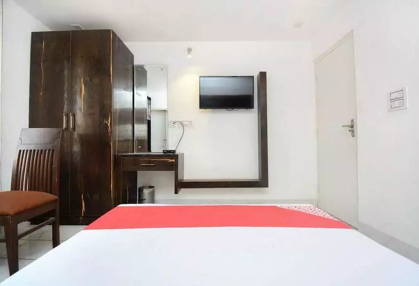 ホテル Vaishno By Oyo Rooms