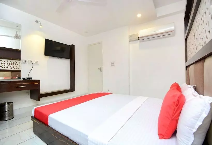 ホテル Vaishno By Oyo Rooms