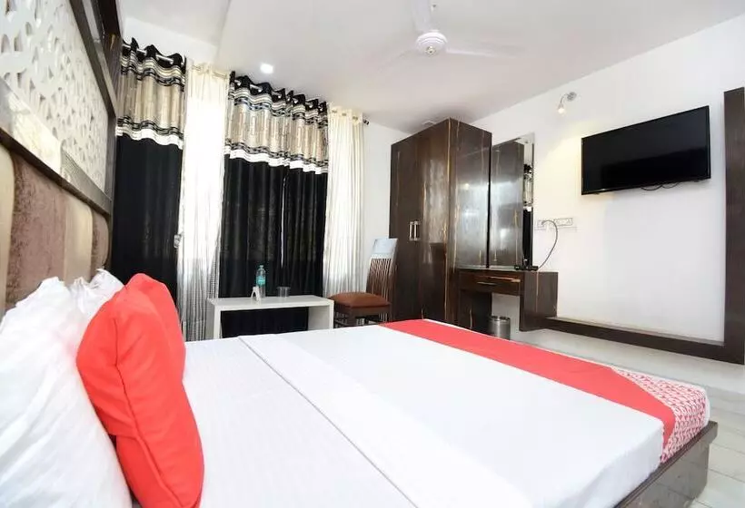 ホテル Vaishno By Oyo Rooms