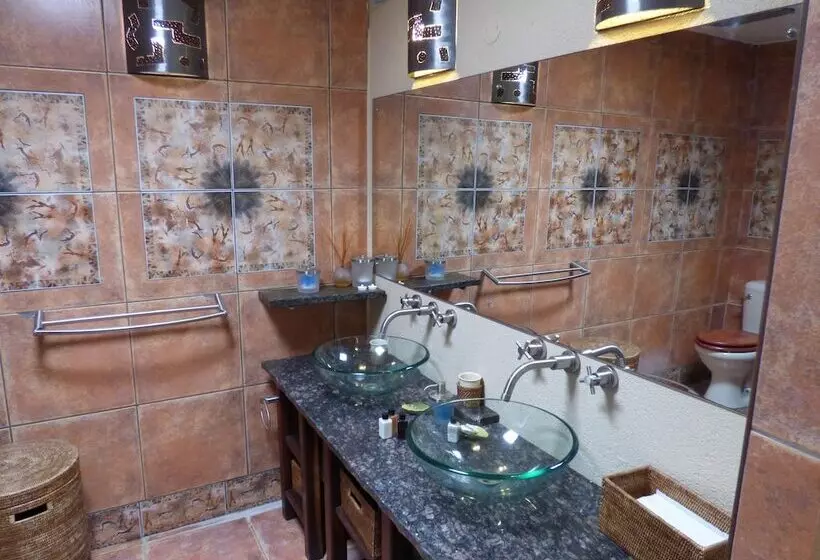 پانسیون Babson House @ Cheetah Conservation Fund