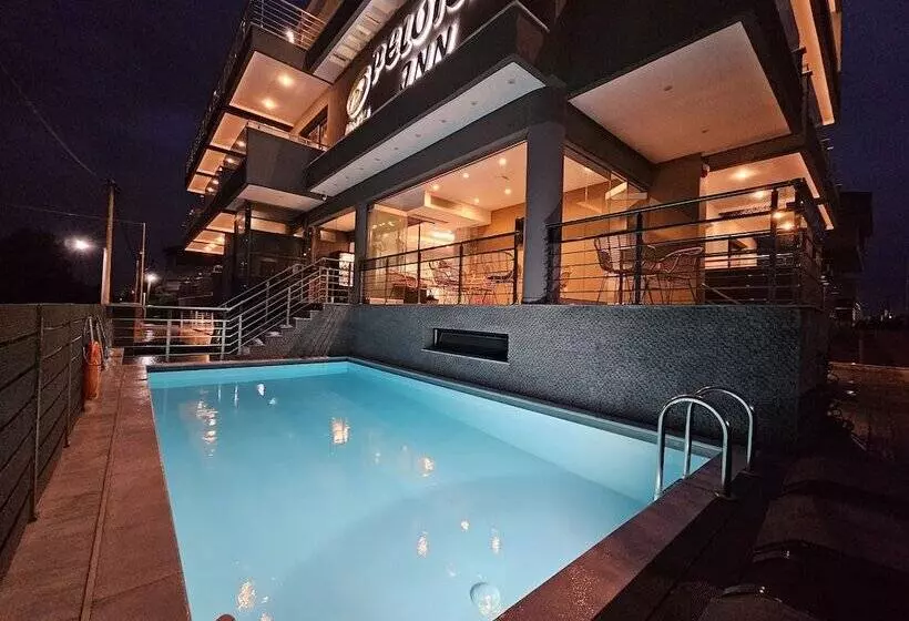 پانسیون Peloton Inn