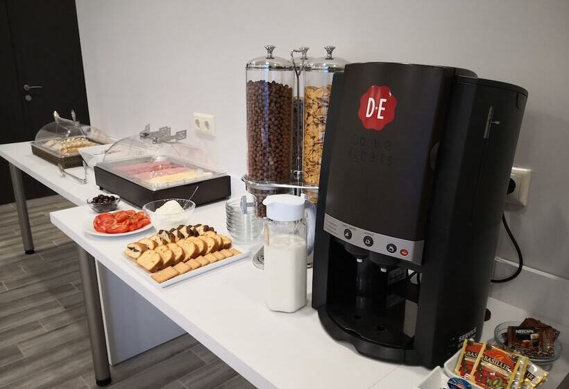 פנסיון Peloton Inn