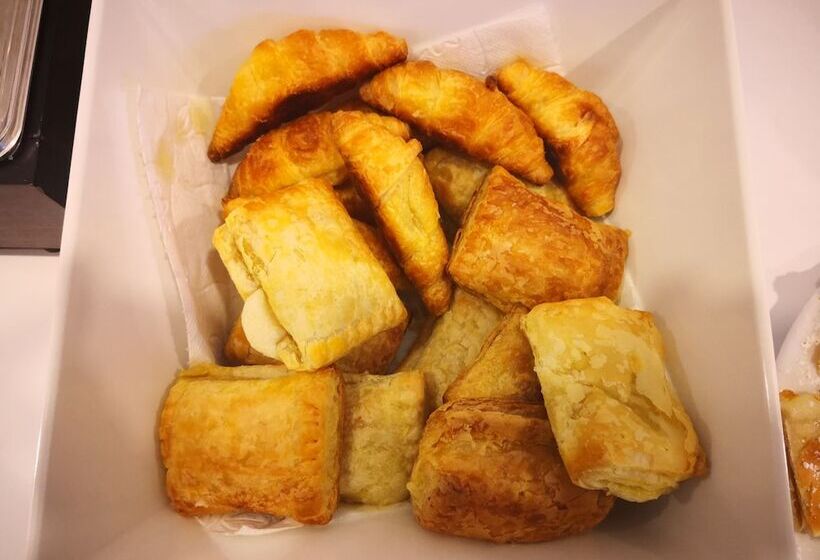 פנסיון Peloton Inn