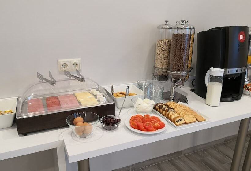 פנסיון Peloton Inn