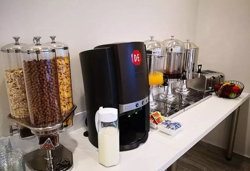 پانسیون Peloton Inn