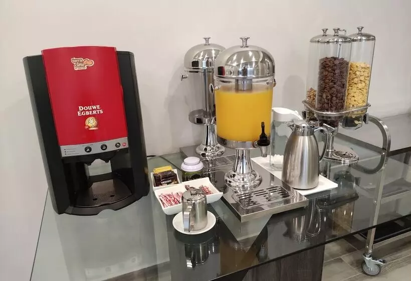 پانسیون Peloton Inn
