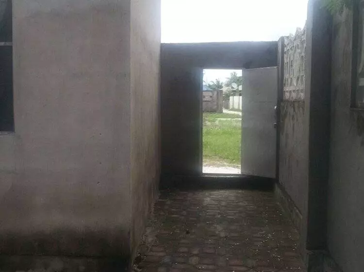 تختخواب و صبحانه Safari Oasis Bnb