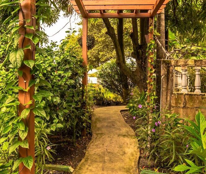 Harbour View Boutique Hotel & Wellness Retreat