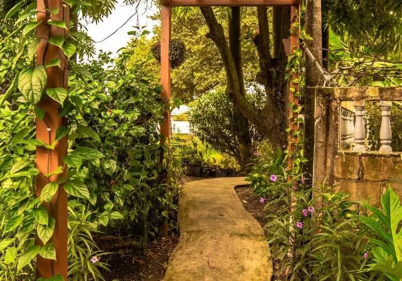 Harbour View Boutique Hotel & Wellness Retreat