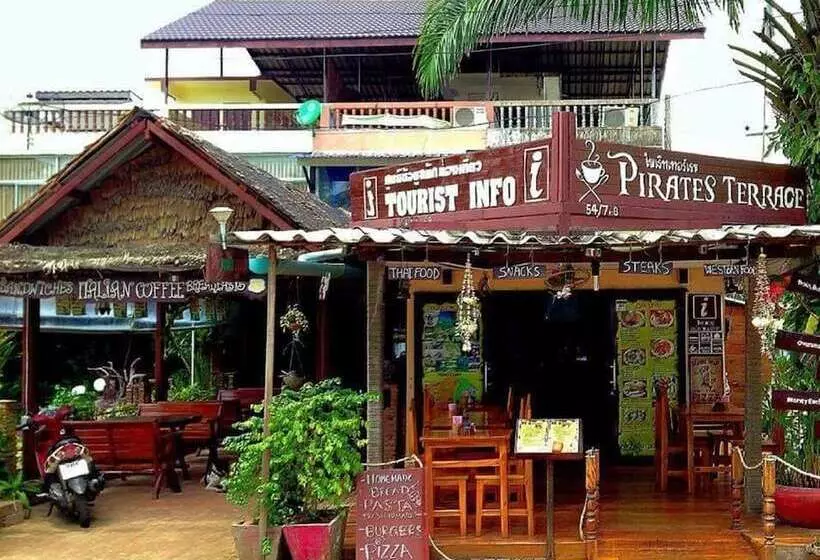 Hotelli Hostel Beach Pirates Terrace