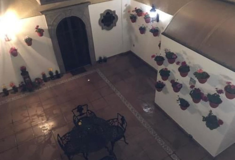 هتل Suites Sevilla