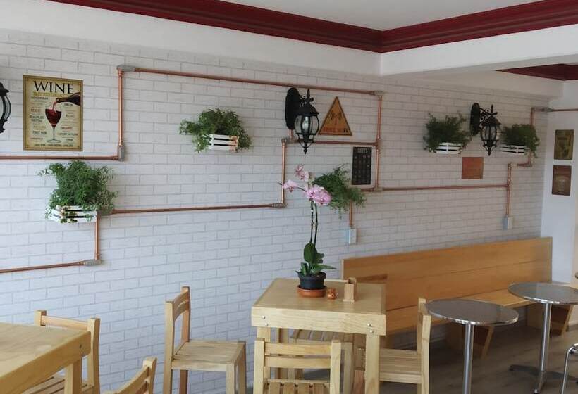 هتل Suites Sevilla