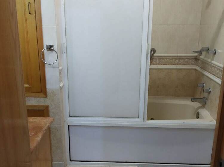 هتل Suites Sevilla