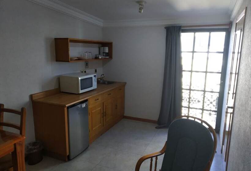 هتل Suites Sevilla