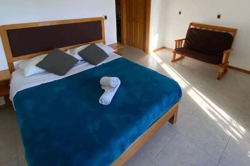 هتل Suites Sevilla