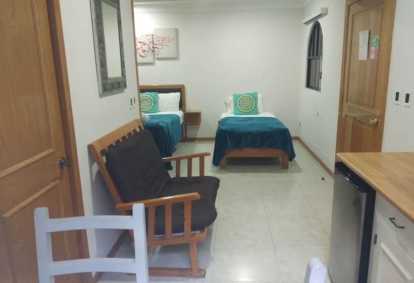 هتل Suites Sevilla