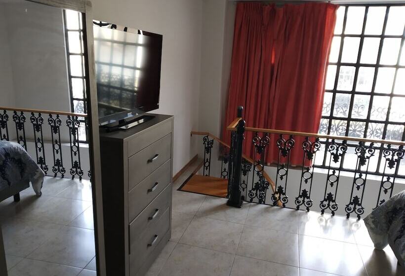 هتل Suites Sevilla