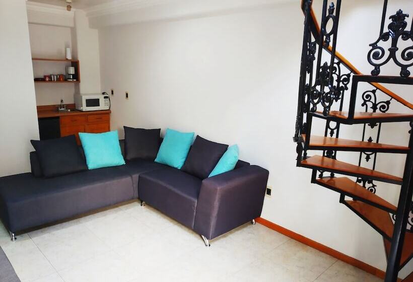 هتل Suites Sevilla