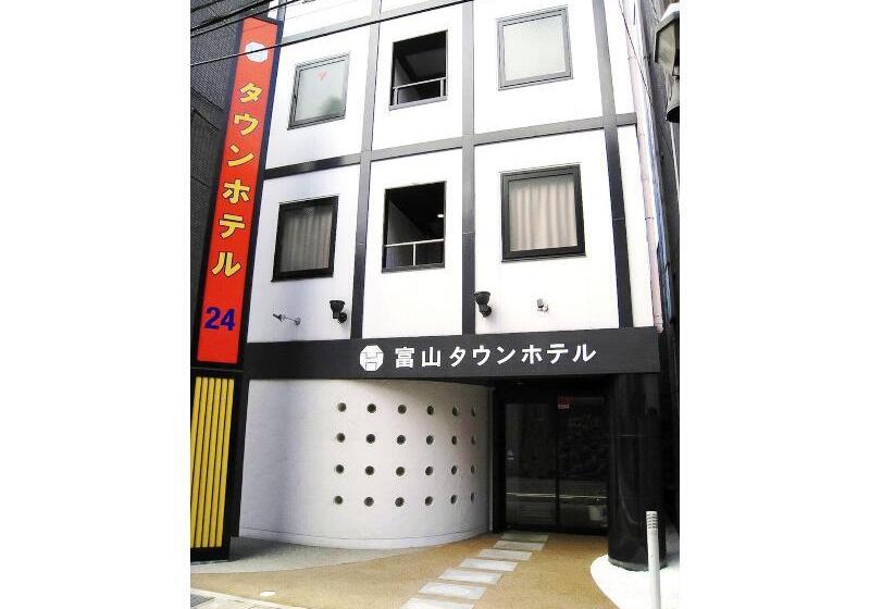 Otel Toyama Town