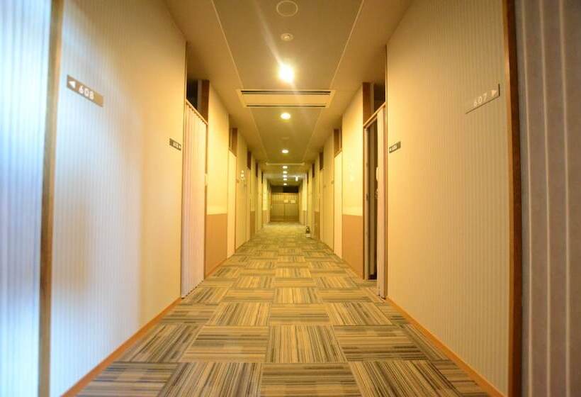 Kumamoto Capsule Hotel   Hostel, Caters To Men