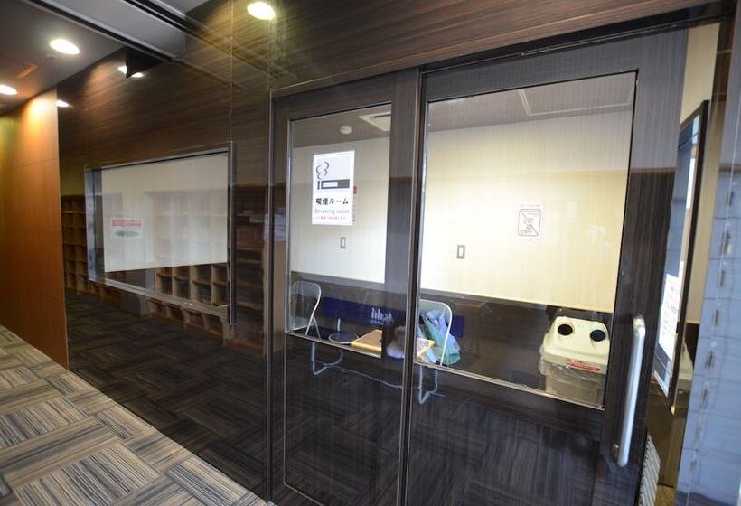 Kumamoto Capsule Hotel   Hostel, Caters To Men