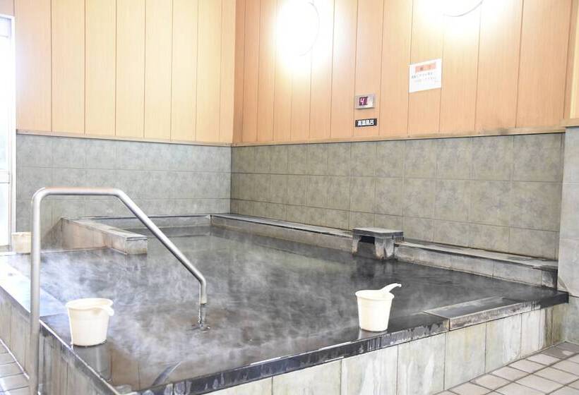 Kumamoto Capsule Hotel   Hostel, Caters To Men