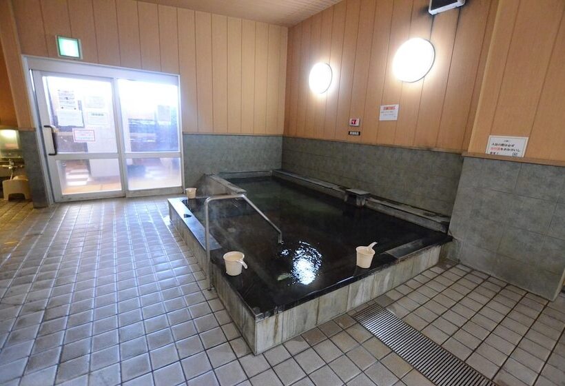 Kumamoto Capsule Hotel   Hostel, Caters To Men