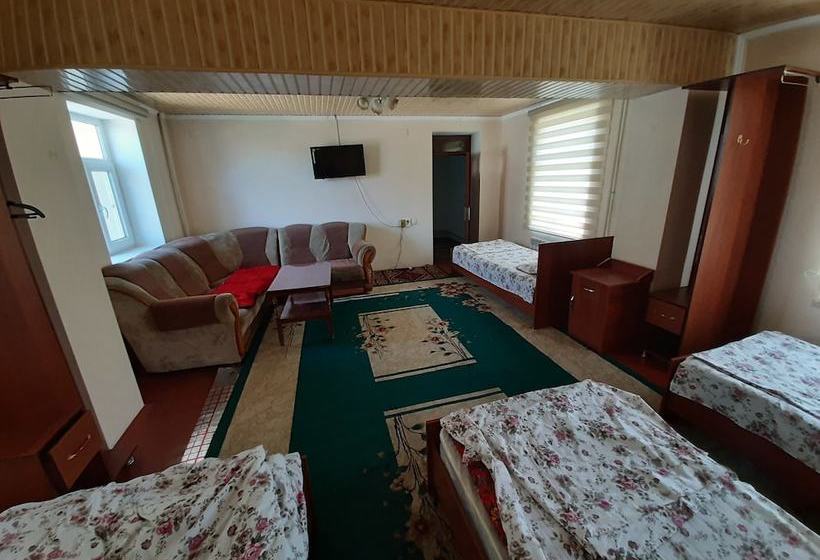 پانسیون Hostel Nur
