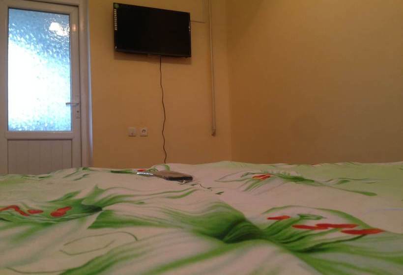 پانسیون Hostel Nur