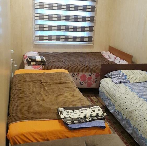 پانسیون Hostel Nur