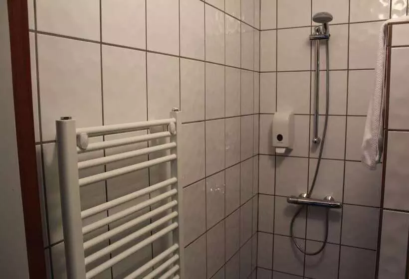 هتل Austur