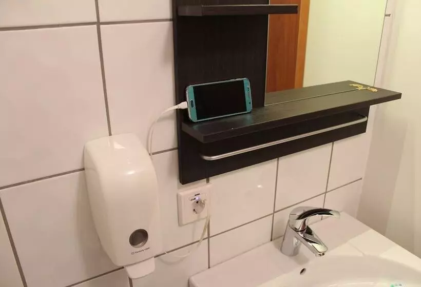 هتل Austur