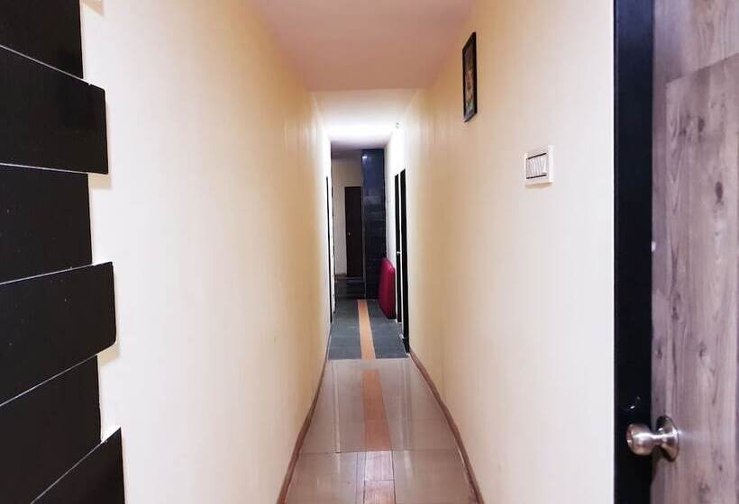 Отель Hexa Sai Residency