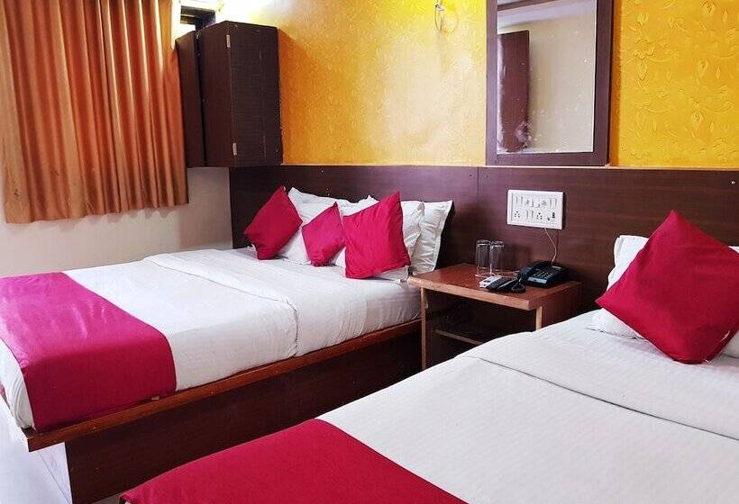 Отель Hexa Sai Residency