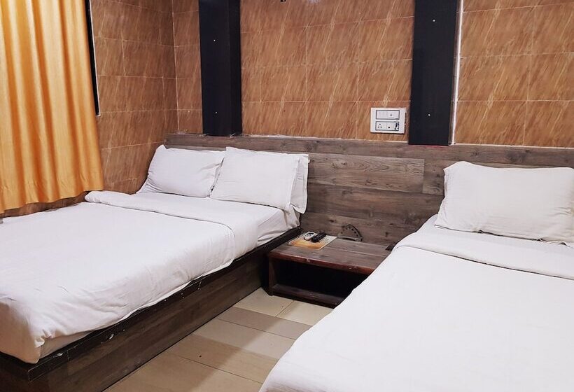 Отель Hexa Sai Residency