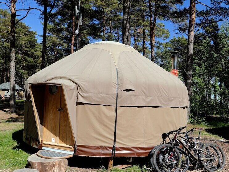 Отель Raet Camping