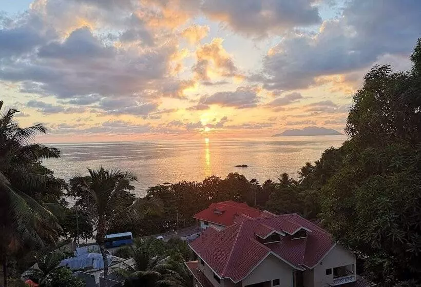 ペンション Glacis Heights Villa