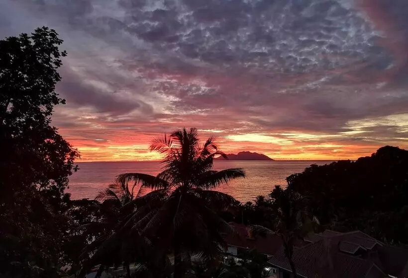 ペンション Glacis Heights Villa