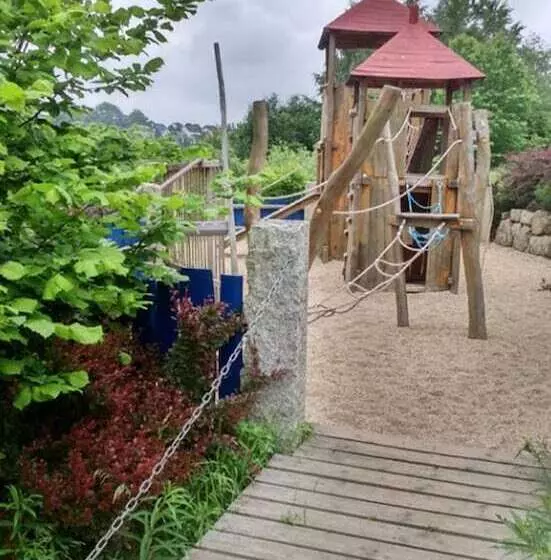 ペンション Gästehaus Am Adlerfelsen