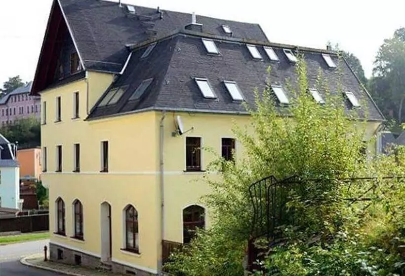 ペンション Gästehaus Am Adlerfelsen