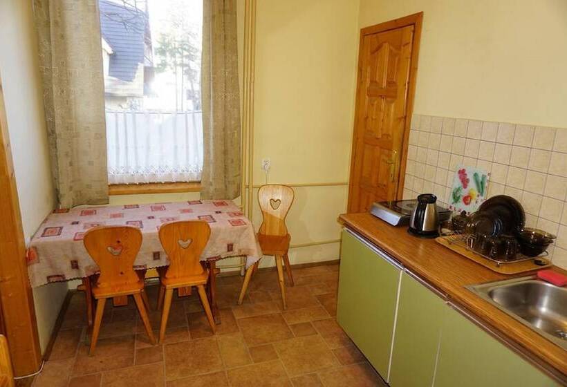 پانسیون Jambur