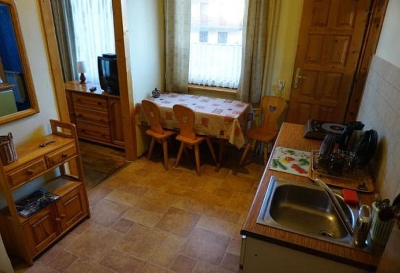 پانسیون Jambur