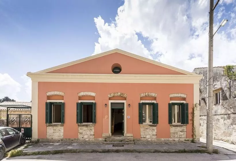 ペンション Moraitis Mansion