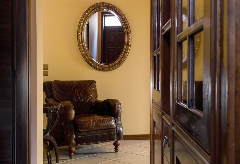 بنسيون Moraitis Mansion