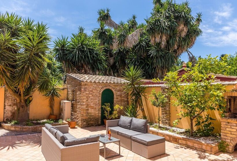 بنسيون Moraitis Mansion