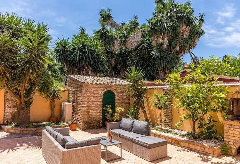 ペンション Moraitis Mansion